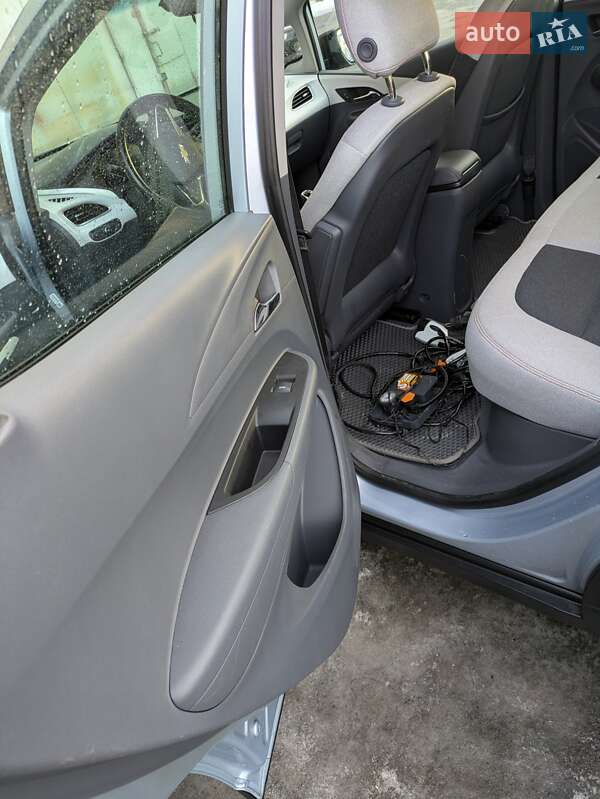 Хэтчбек Chevrolet Bolt EV 2017 в Киеве