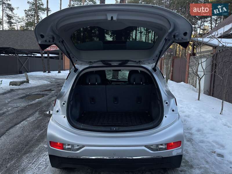 Хэтчбек Chevrolet Bolt EV 2016 в Киеве