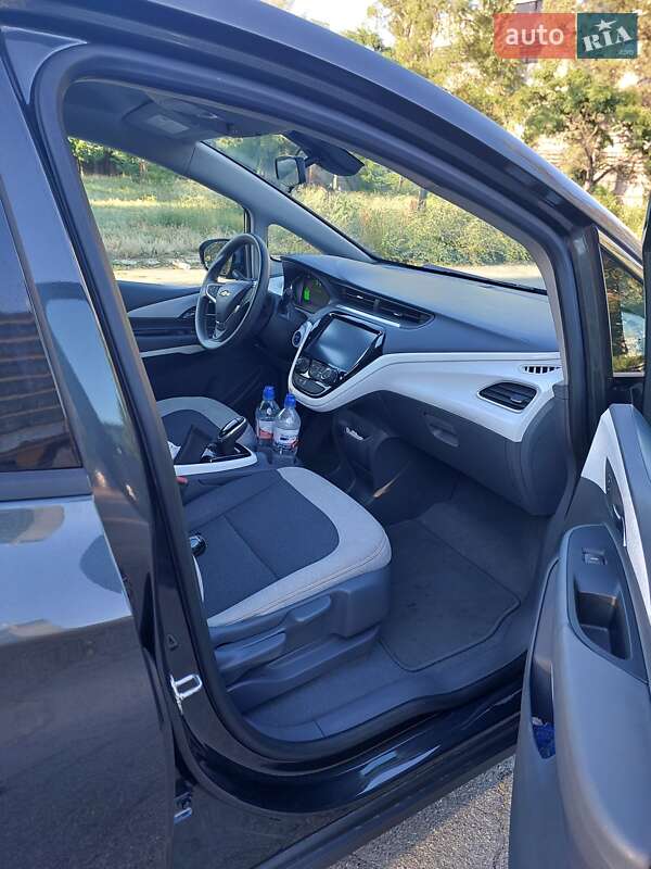 Хэтчбек Chevrolet Bolt EV 2018 в Днепре фото 11 Хэтчбек Chevrolet Bolt EV 2018 в Днепре