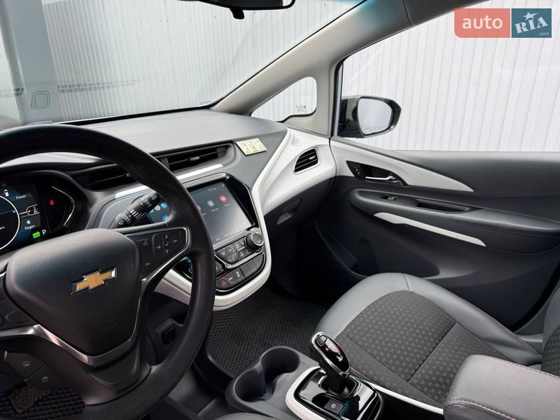 Хэтчбек Chevrolet Bolt EV 2017 в Киеве