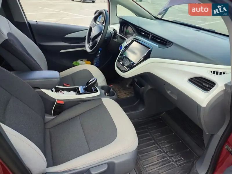 Хэтчбек Chevrolet Bolt EV 2018 в Сваляве