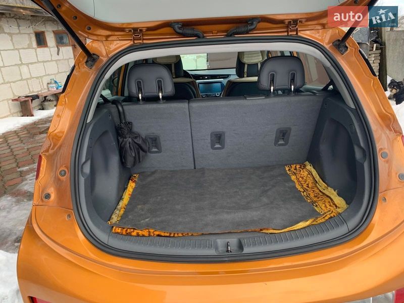 Хэтчбек Chevrolet Bolt EV 2016 в Житомире фото 7 Хэтчбек Chevrolet Bolt EV 2016 в Житомире