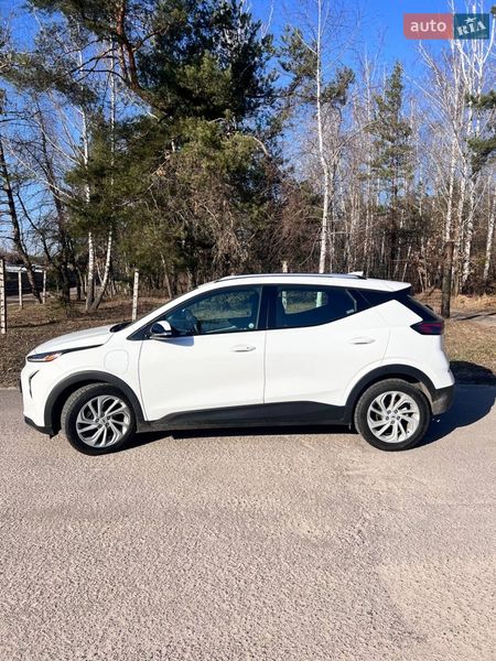 Хэтчбек Chevrolet Bolt EV 2023 в Киеве