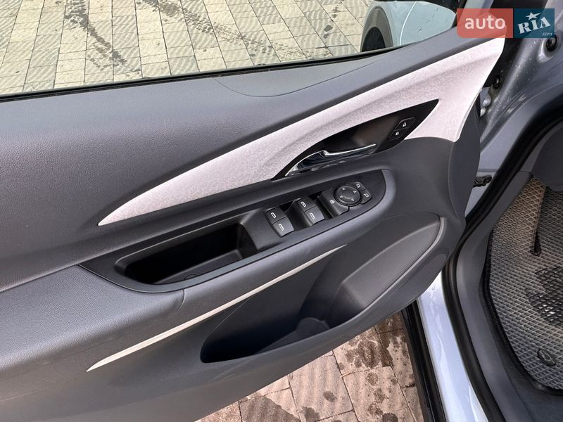 Хэтчбек Chevrolet Bolt EV 2017 в Ужгороде