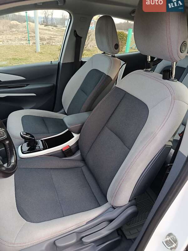 Хэтчбек Chevrolet Bolt EV 2020 в Золочеве