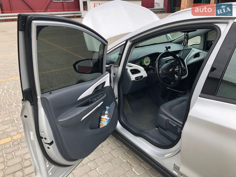 Хэтчбек Chevrolet Bolt EV 2017 в Львове фото 6 Хэтчбек Chevrolet Bolt EV 2017 в Львове