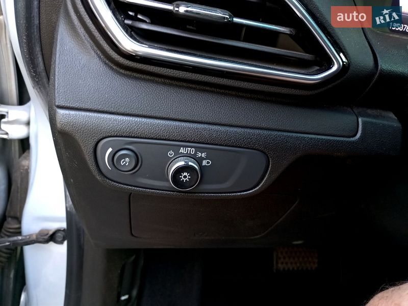 Хэтчбек Chevrolet Bolt EV 2021 в Кропивницком