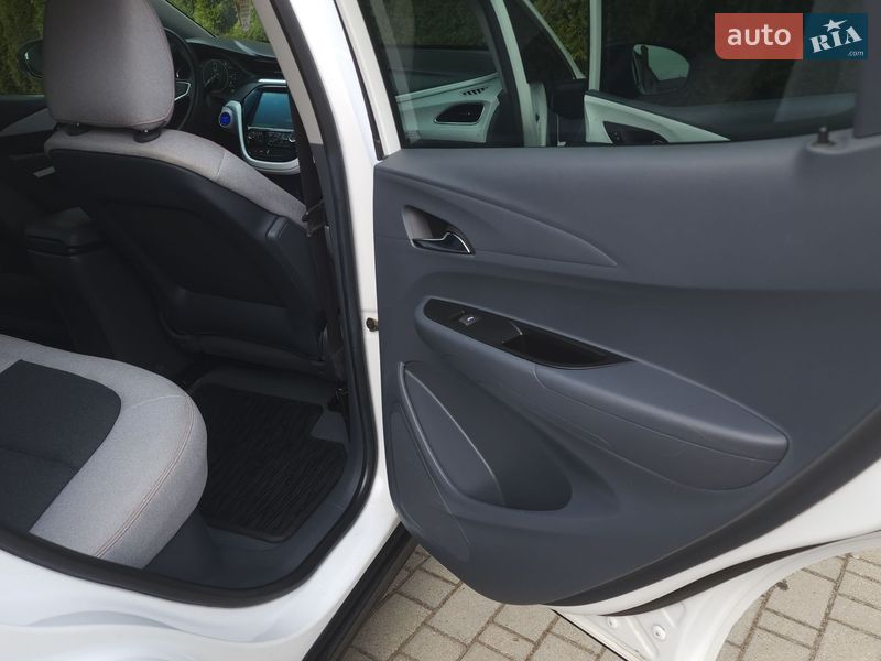 Хэтчбек Chevrolet Bolt EV 2019 в Самборе фото 17 Хэтчбек Chevrolet Bolt EV 2019 в Самборе