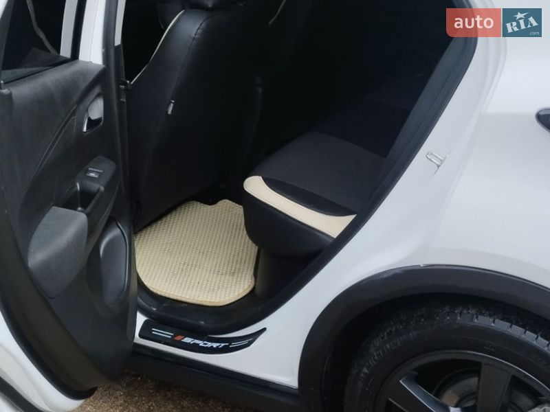 Хэтчбек Chevrolet Bolt EV 2023 в Золочеве фото 7 Хэтчбек Chevrolet Bolt EV 2023 в Золочеве