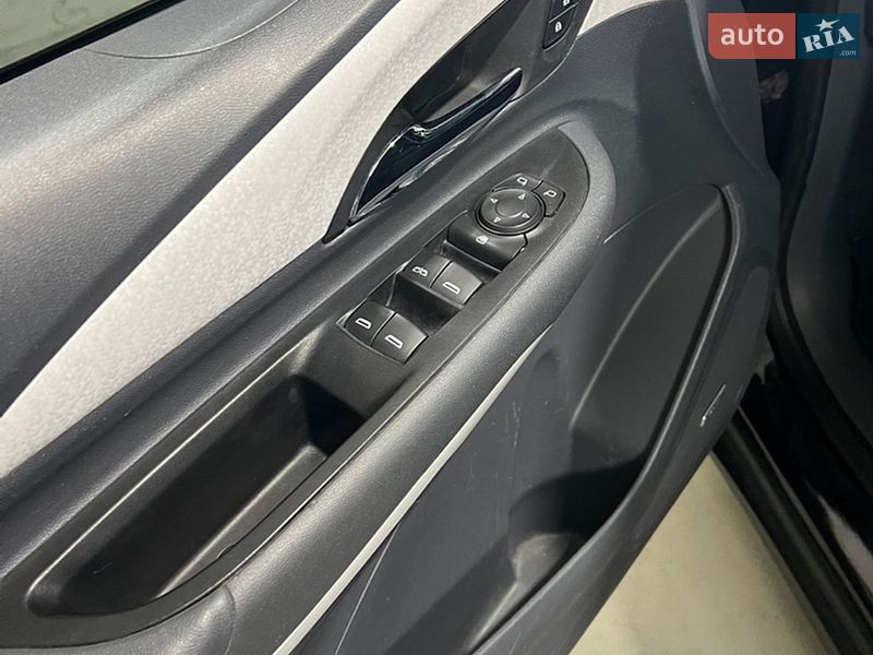 Хэтчбек Chevrolet Bolt EV 2018 в Харькове