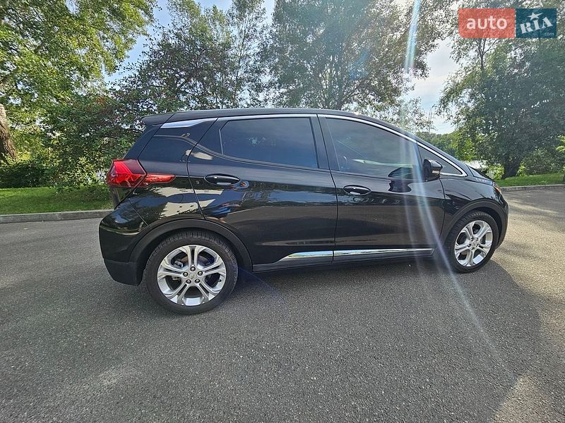 Хэтчбек Chevrolet Bolt EV 2019 в Киеве
