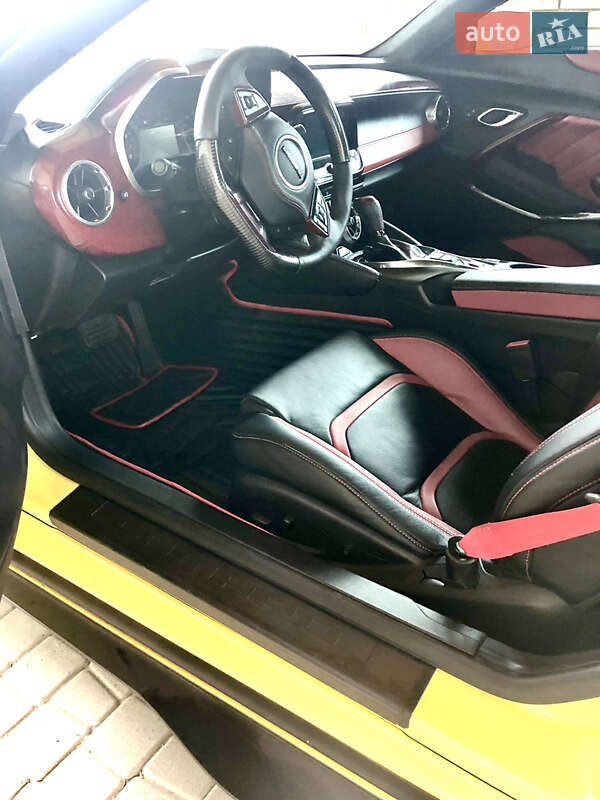 Купе Chevrolet Camaro 2017 в Заставній