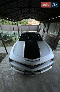 Купе Chevrolet Camaro 2012 в 