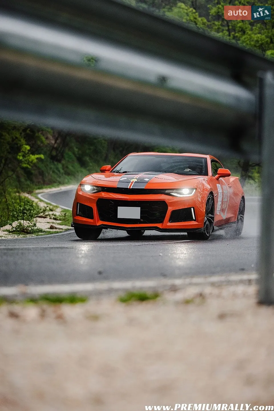 2018 Chevrolet Camaro - мініатюра 2