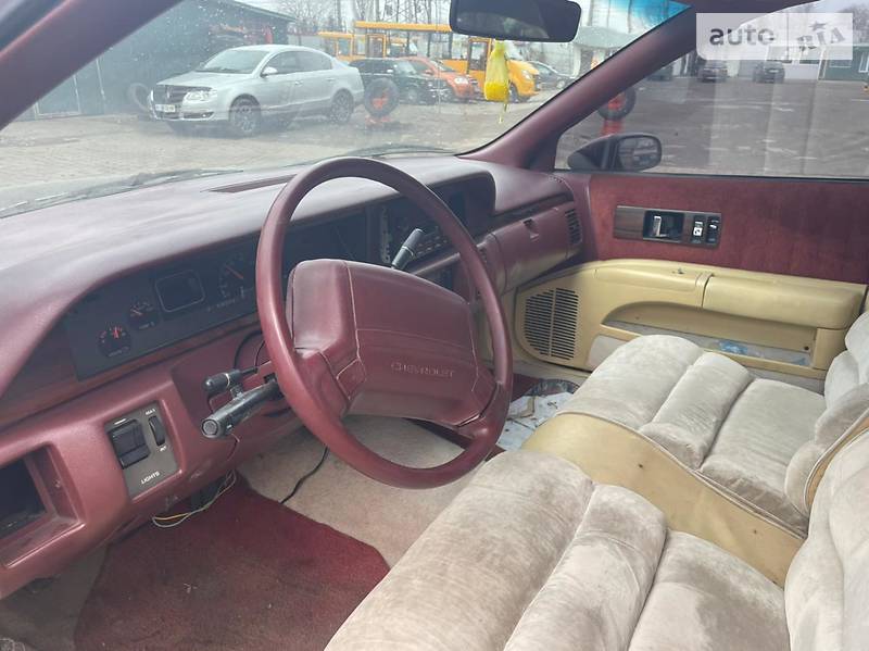 Седан Chevrolet Caprice 1991 в Киеве