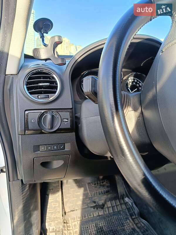 Позашляховик / Кросовер Chevrolet Captiva Sport 2014 в Києві