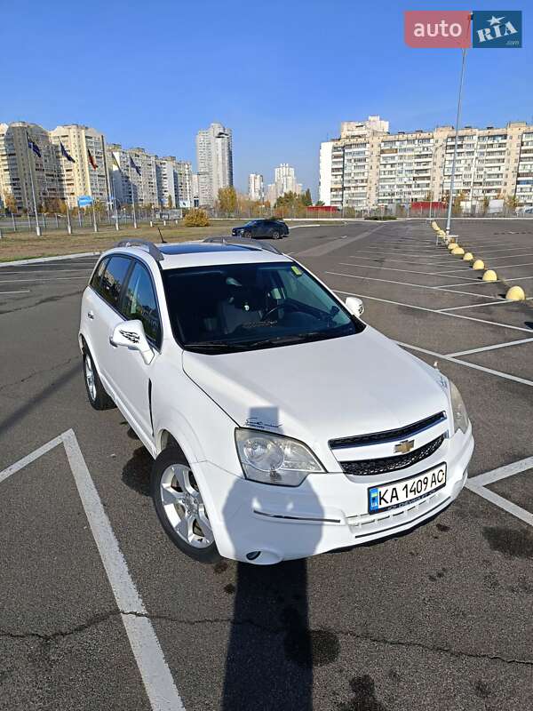 Позашляховик / Кросовер Chevrolet Captiva Sport 2014 в Києві