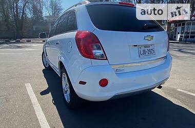 Позашляховик / Кросовер Chevrolet Captiva 2013 в 