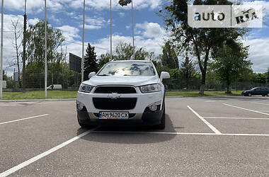 Позашляховик / Кросовер Chevrolet Captiva 2012 в 