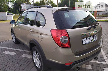 Позашляховик / Кросовер Chevrolet Captiva 2008 в 