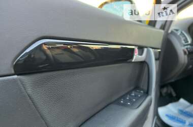 Внедорожник / Кроссовер Chevrolet Captiva 2012 в 