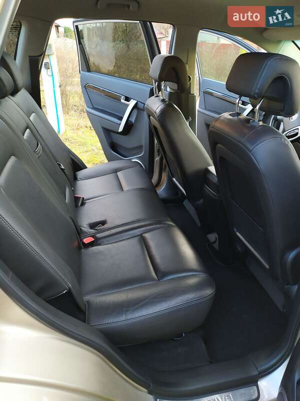 Позашляховик / Кросовер Chevrolet Captiva 2012 в Чернівцях