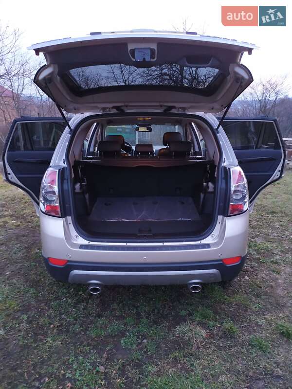 Позашляховик / Кросовер Chevrolet Captiva 2012 в Чернівцях