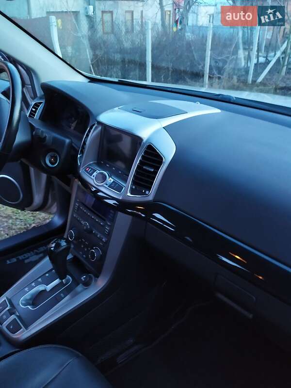Позашляховик / Кросовер Chevrolet Captiva 2012 в Чернівцях