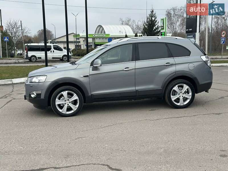 Внедорожник / Кроссовер Chevrolet Captiva 2012 в Дубно