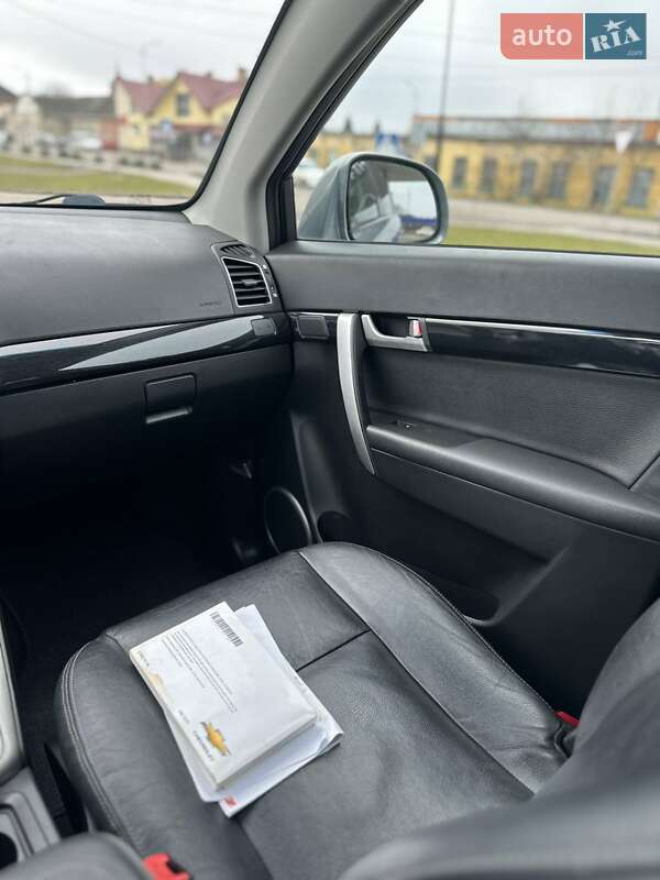 Внедорожник / Кроссовер Chevrolet Captiva 2012 в Дубно