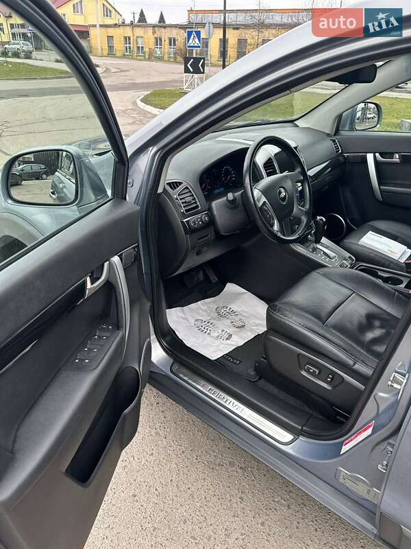 Внедорожник / Кроссовер Chevrolet Captiva 2012 в Дубно