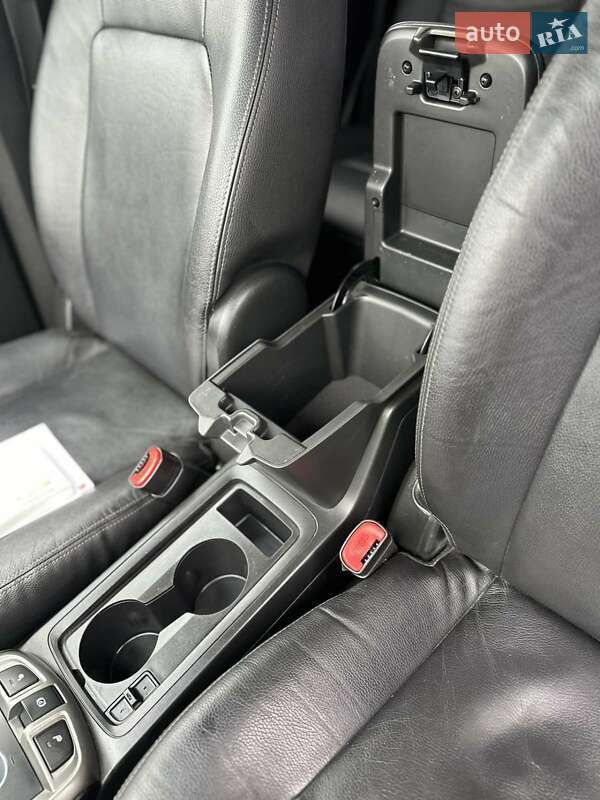 Внедорожник / Кроссовер Chevrolet Captiva 2012 в Дубно