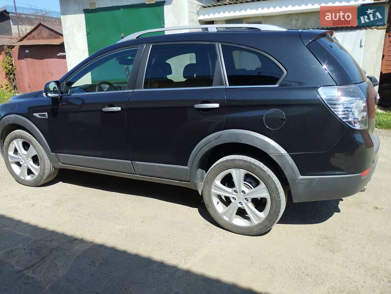 Позашляховик / Кросовер Chevrolet Captiva 2011 в Стрию