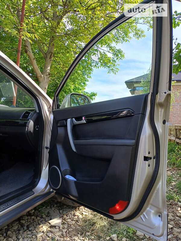 Позашляховик / Кросовер Chevrolet Captiva 2012 в Чернівцях