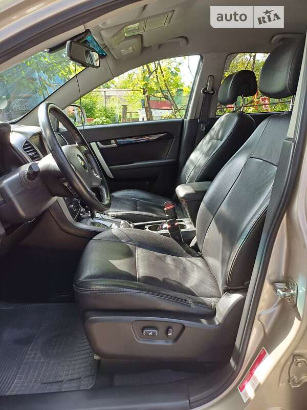 Позашляховик / Кросовер Chevrolet Captiva 2012 в Чернівцях