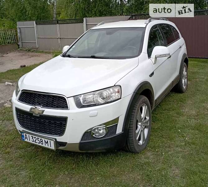 Позашляховик / Кросовер Chevrolet Captiva 2012 в Києві