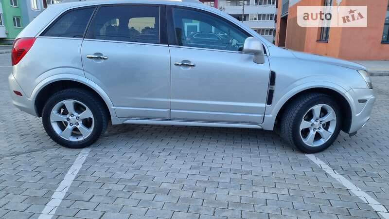 Позашляховик / Кросовер Chevrolet Captiva 2014 в Львові
