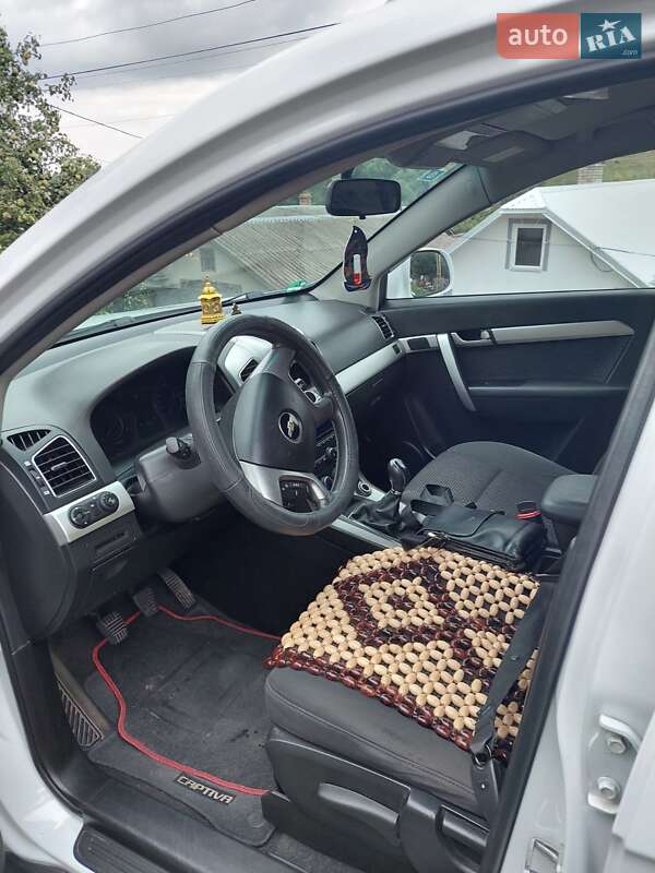 Позашляховик / Кросовер Chevrolet Captiva 2012 в Чернівцях фото 9 Позашляховик / Кросовер Chevrolet Captiva 2012 в Чернівцях