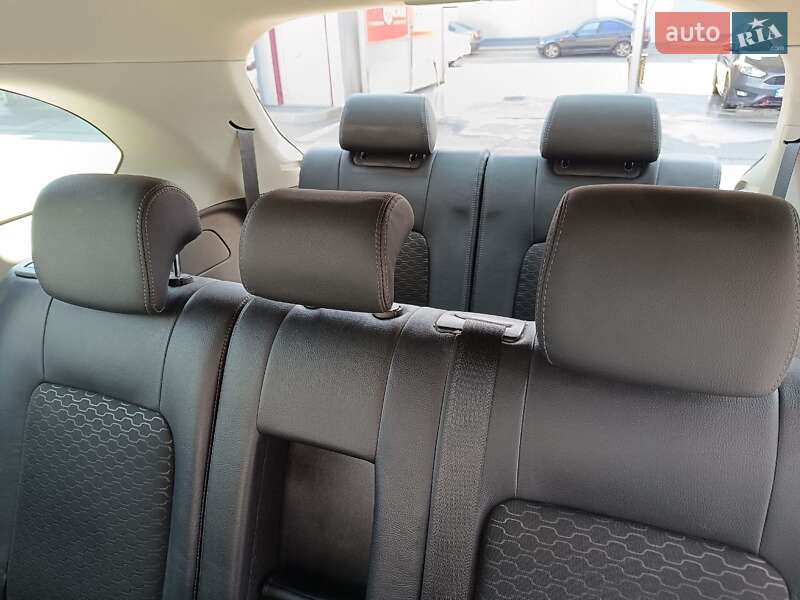 Внедорожник / Кроссовер Chevrolet Captiva 2015 в Киеве