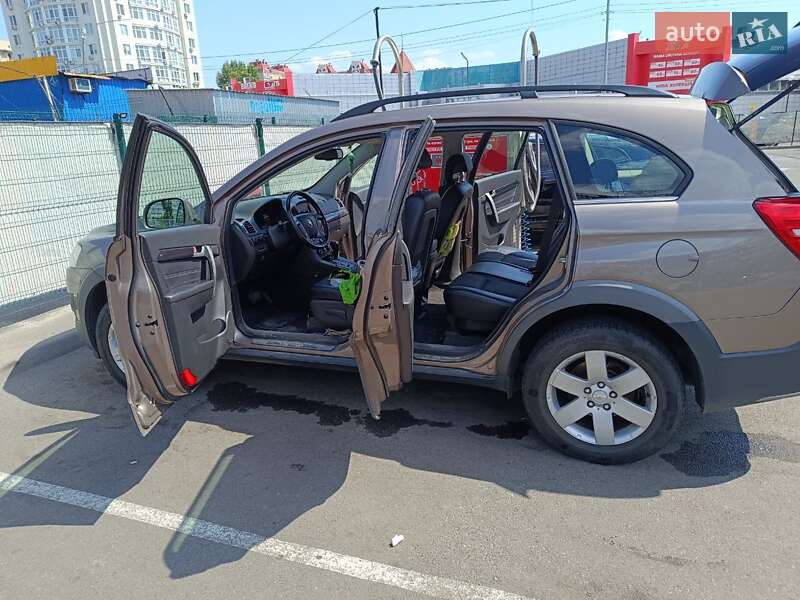 Внедорожник / Кроссовер Chevrolet Captiva 2015 в Киеве
