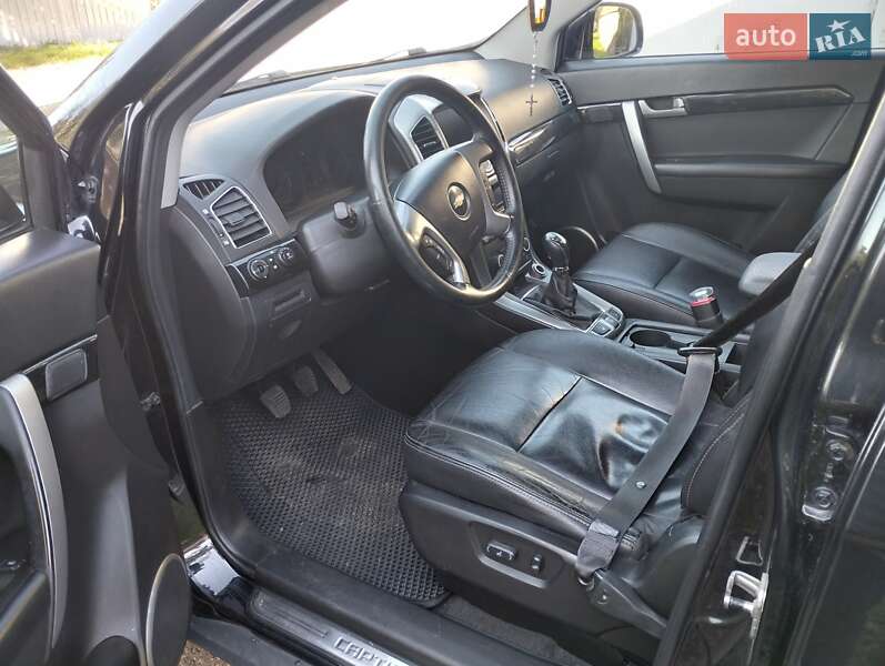Позашляховик / Кросовер Chevrolet Captiva 2011 в Стрию