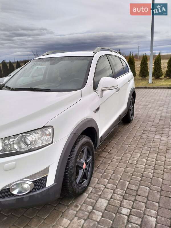 Внедорожник / Кроссовер Chevrolet Captiva 2011 в Городке