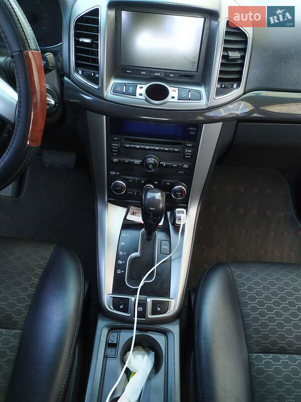 Внедорожник / Кроссовер Chevrolet Captiva 2015 в Широкой Даче