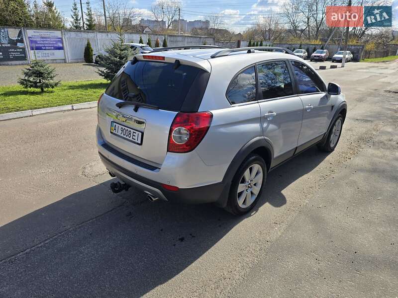 Позашляховик / Кросовер Chevrolet Captiva 2010 в Києві