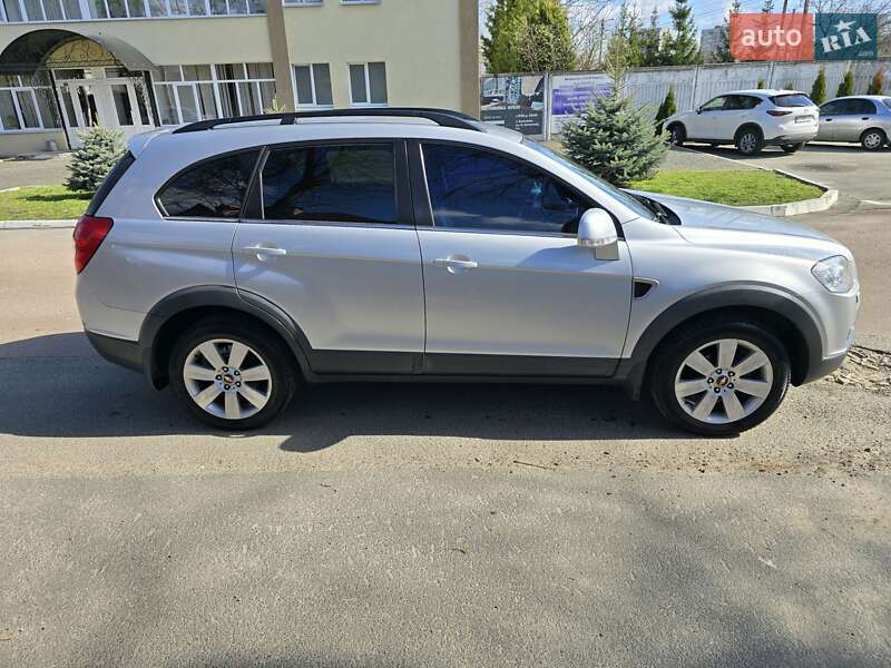 Позашляховик / Кросовер Chevrolet Captiva 2010 в Києві