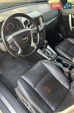 Позашляховик / Кросовер Chevrolet Captiva 2013 в 