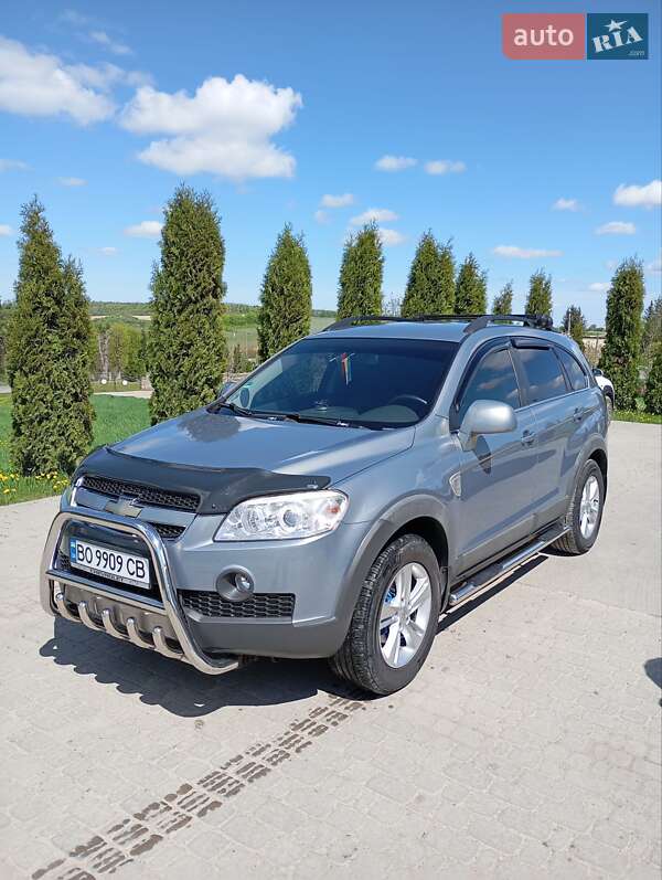 Позашляховик / Кросовер Chevrolet Captiva 2010 в 