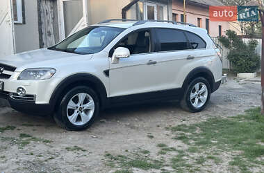 Позашляховик / Кросовер Chevrolet Captiva 2010 в 