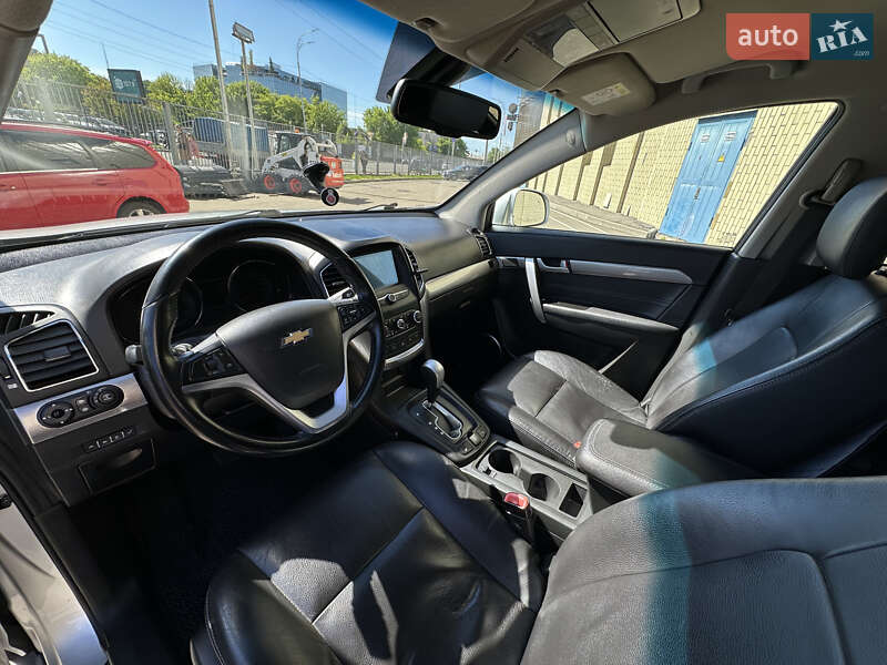 Позашляховик / Кросовер Chevrolet Captiva 2017 в Києві