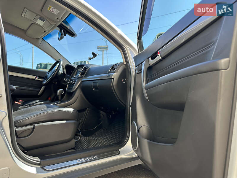 Позашляховик / Кросовер Chevrolet Captiva 2017 в Києві